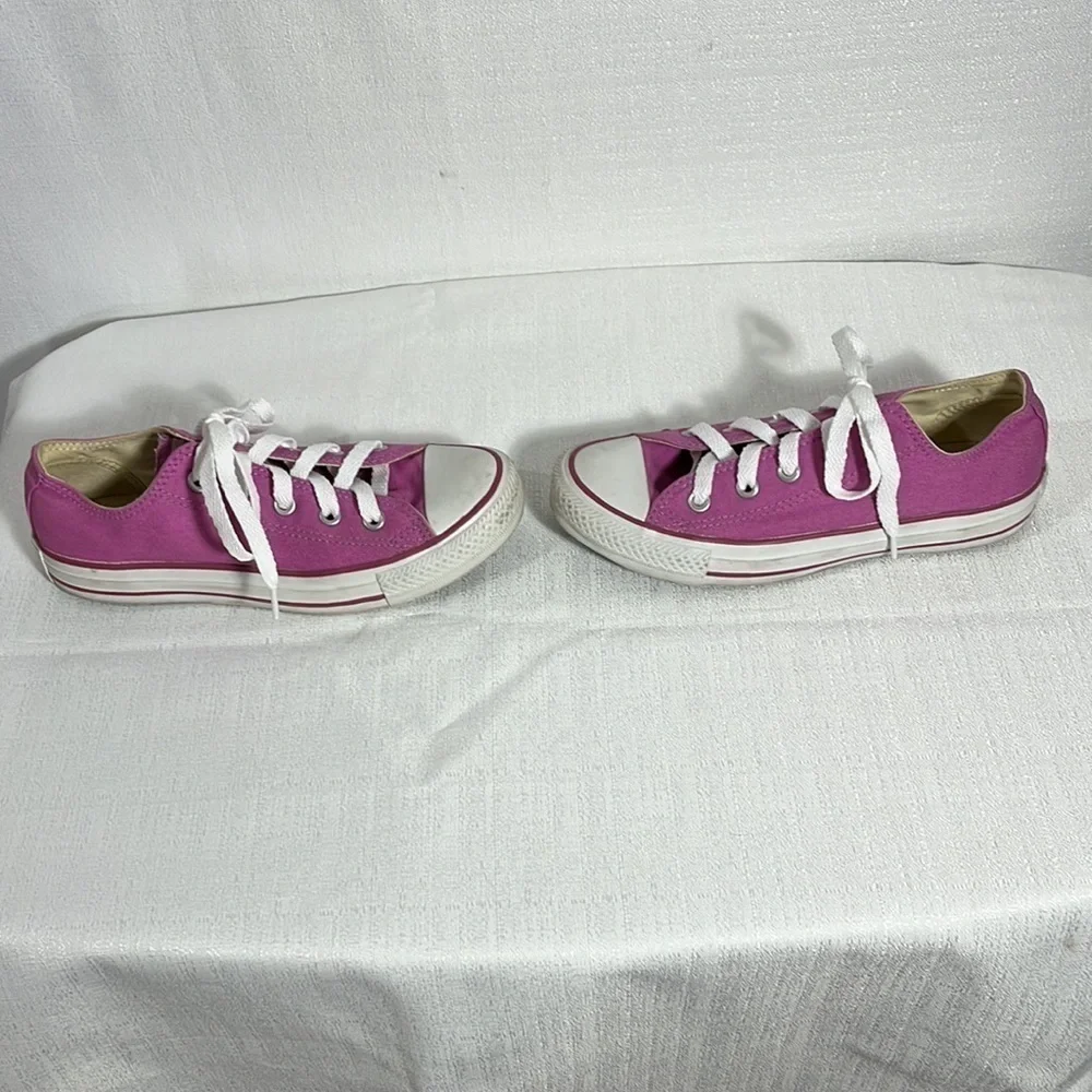CONVERSE tennis shoes, pink, size 4, in good condition